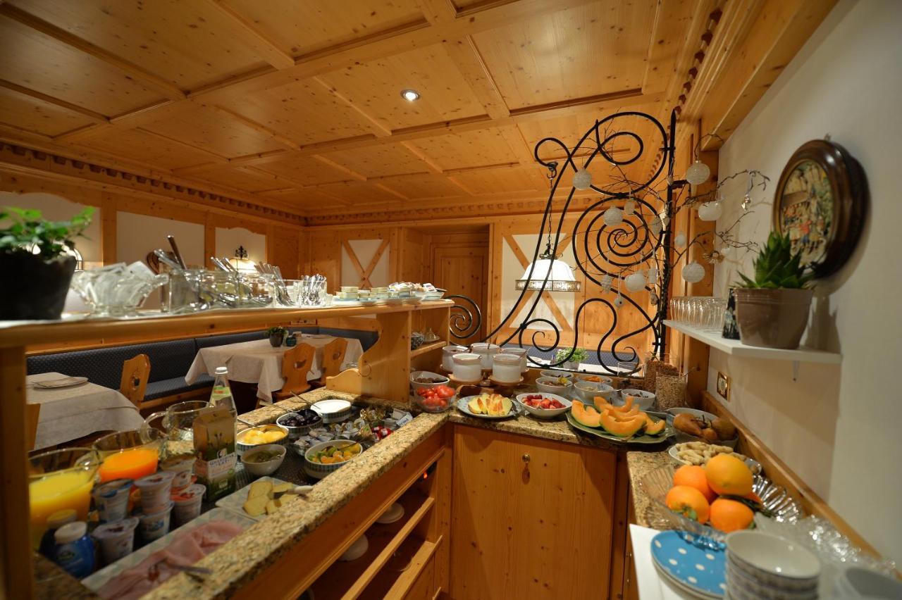 Garni Hotel Max Santa Cristina Val Gardena Exterior foto